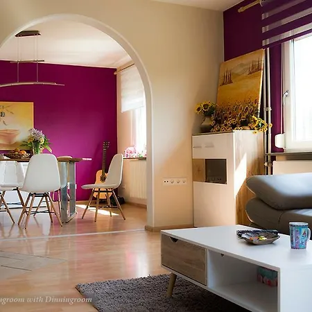 Entire House In Schwarzwald With Mountain View, Private Gym,sauna And Garden * Unterkirnach